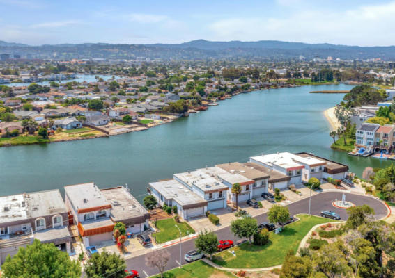 Mariner's Green (Mariners Green) neighborhood in San Mateo