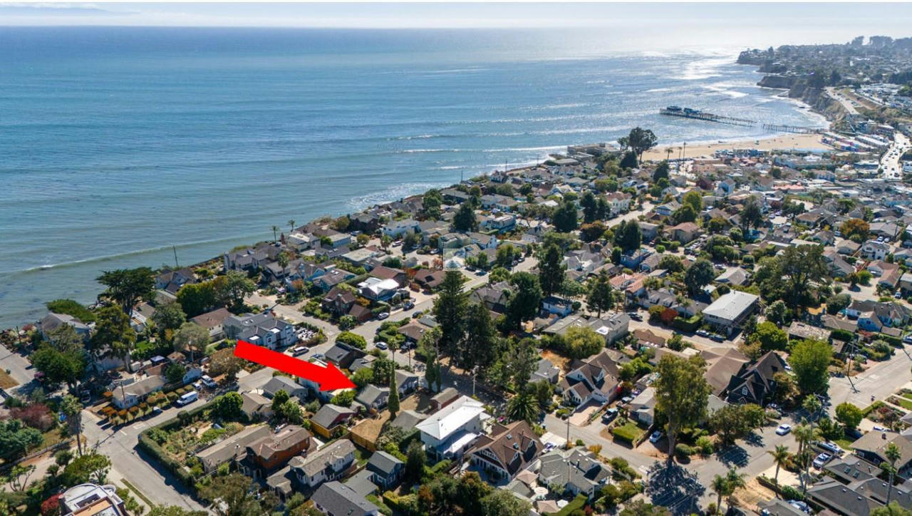 202 HOLLISTER AVE # 204, CAPITOLA, CA 95010, photo 1 of 21